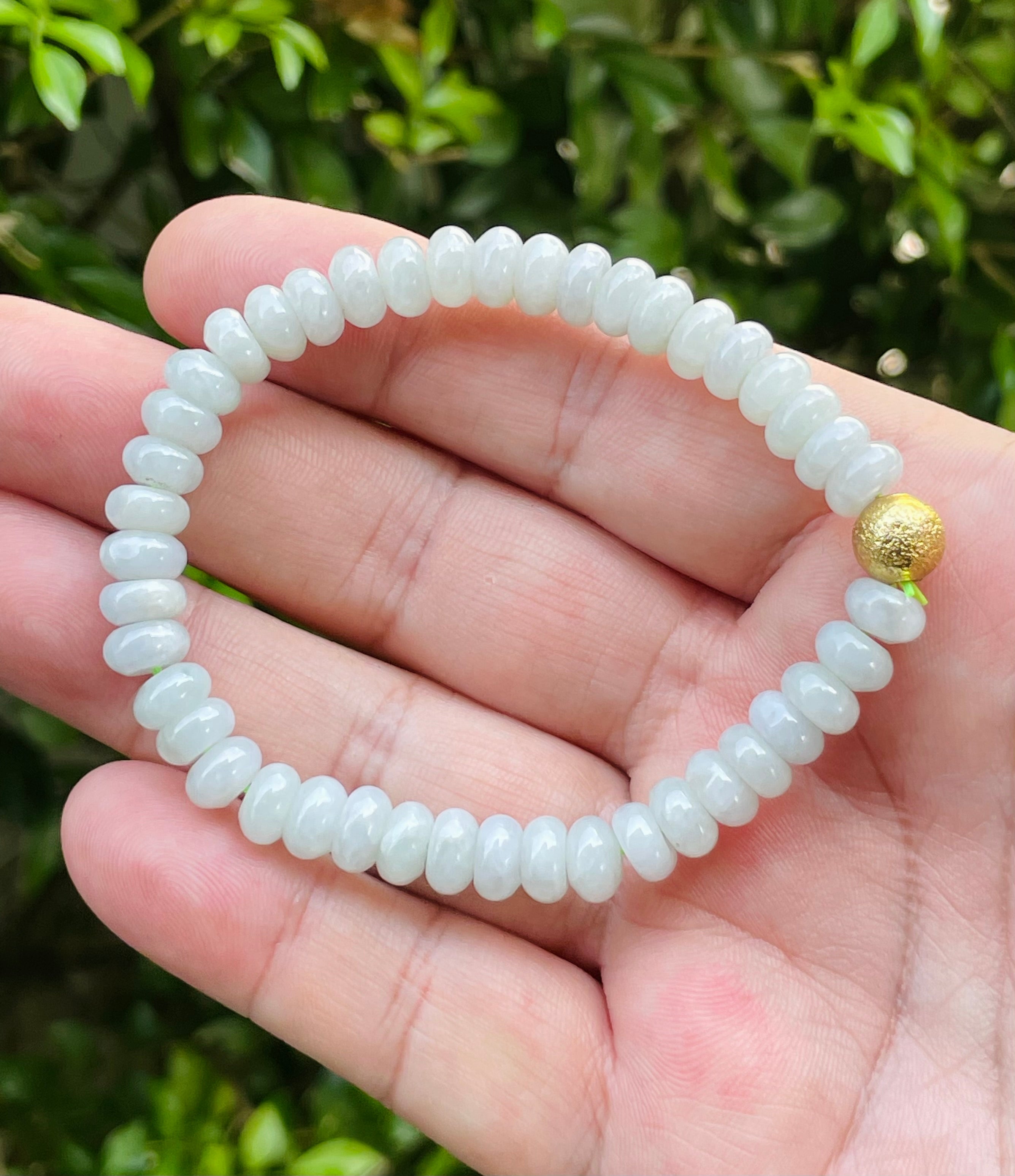 Natural Grade A Burmese Jadeite Jade Beaded Bracelet – Icy Apple Green With Gold Accent – 7.7mm – JBB166