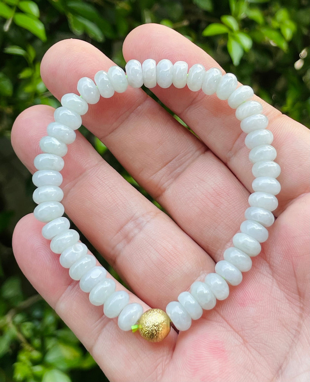 Natural Grade A Burmese Jadeite Jade Beaded Bracelet – Icy Apple Green With Gold Accent – 7.7mm – JBB166