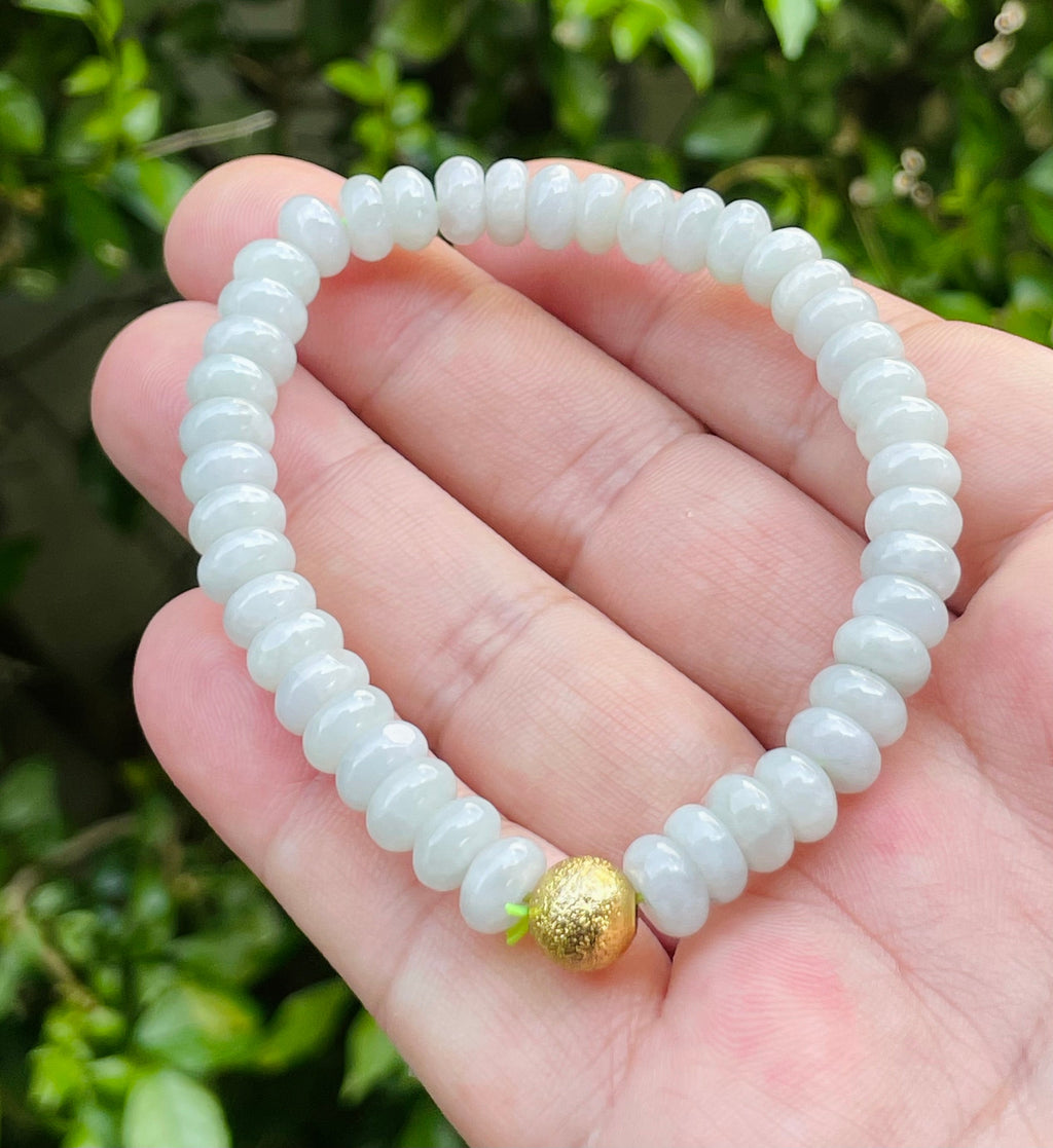 Natural Grade A Burmese Jadeite Jade Beaded Bracelet – Icy Apple Green With Gold Accent – 7.7mm – JBB166