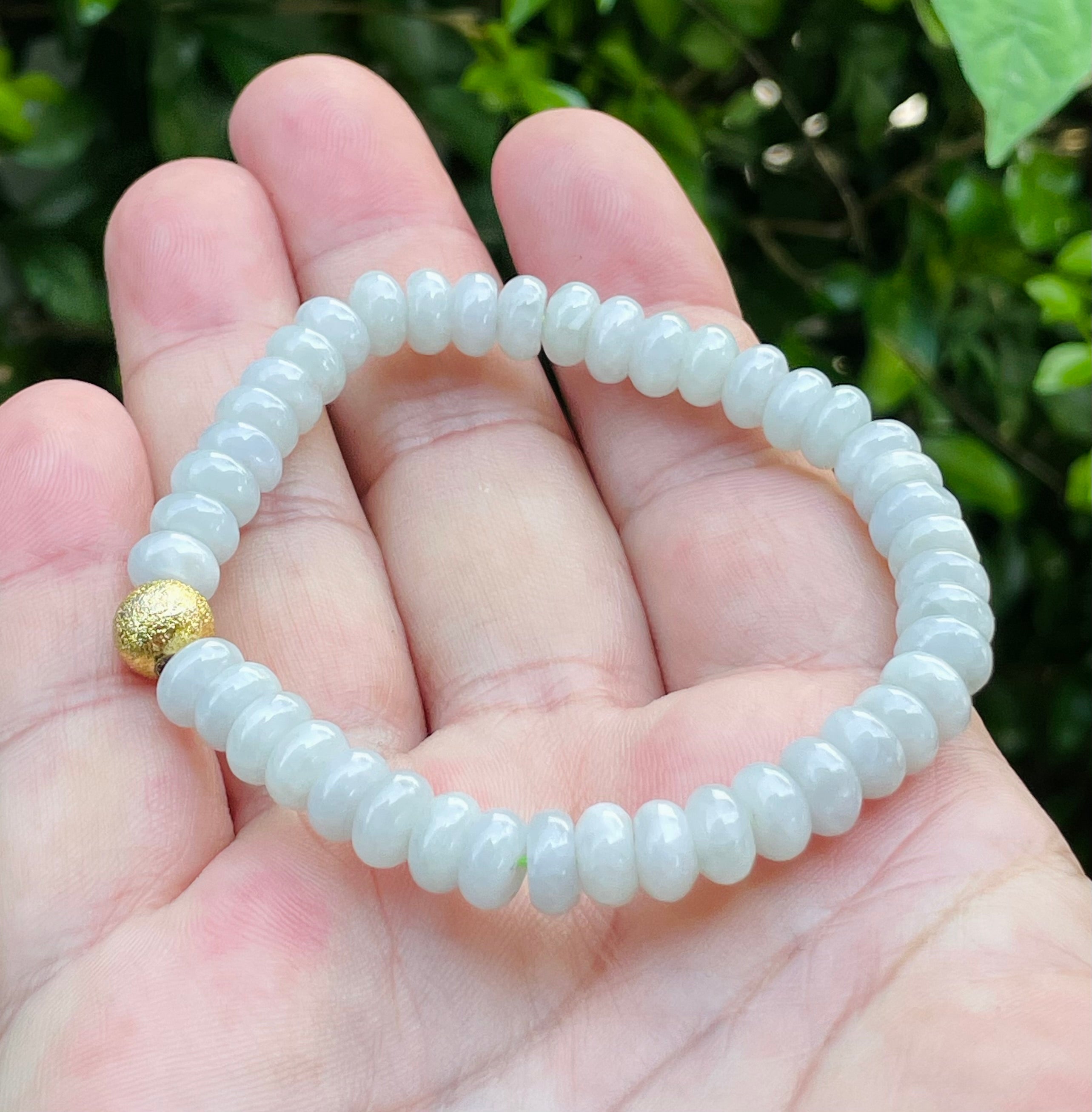 Natural Grade A Burmese Jadeite Jade Beaded Bracelet – Icy Apple Green With Gold Accent – 7.7mm – JBB166