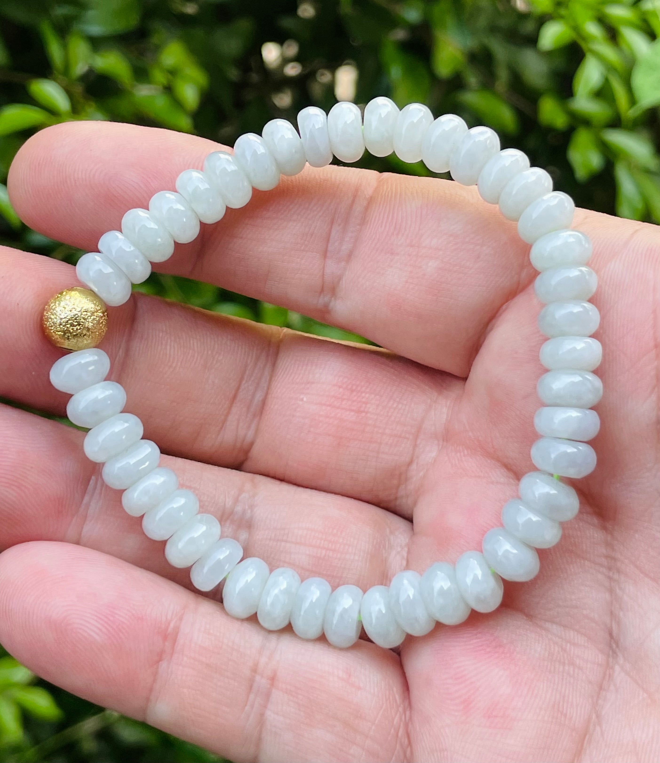 Natural Grade A Burmese Jadeite Jade Beaded Bracelet – Icy Apple Green With Gold Accent – 7.7mm – JBB166