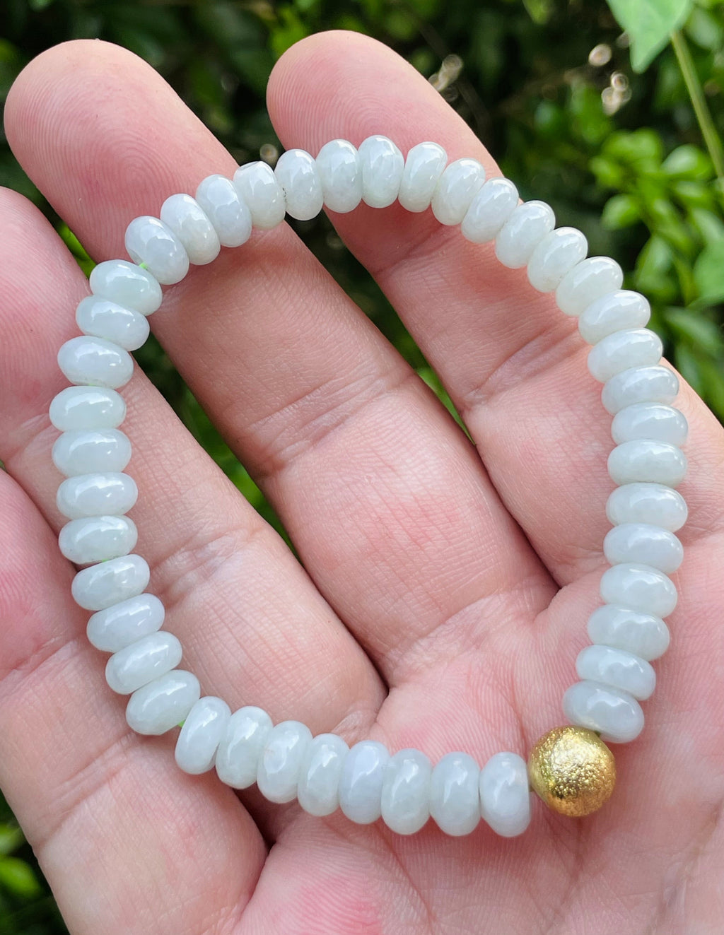 Natural Grade A Burmese Jadeite Jade Beaded Bracelet – Icy Apple Green With Gold Accent – 7.7mm – JBB166