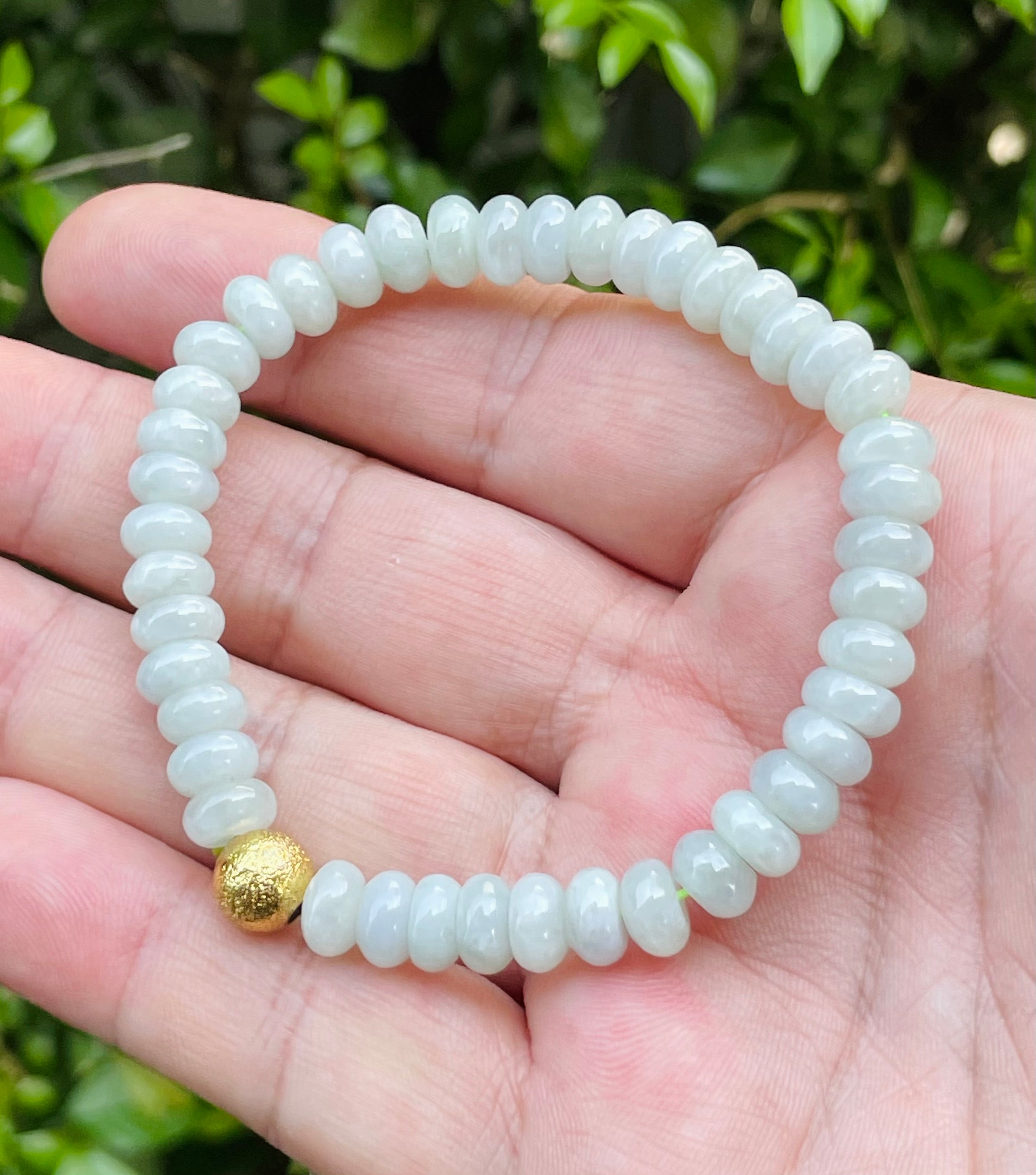 Natural Grade A Burmese Jadeite Jade Beaded Bracelet – Icy Apple Green with Gold Accent – 7.5mm – JBB169