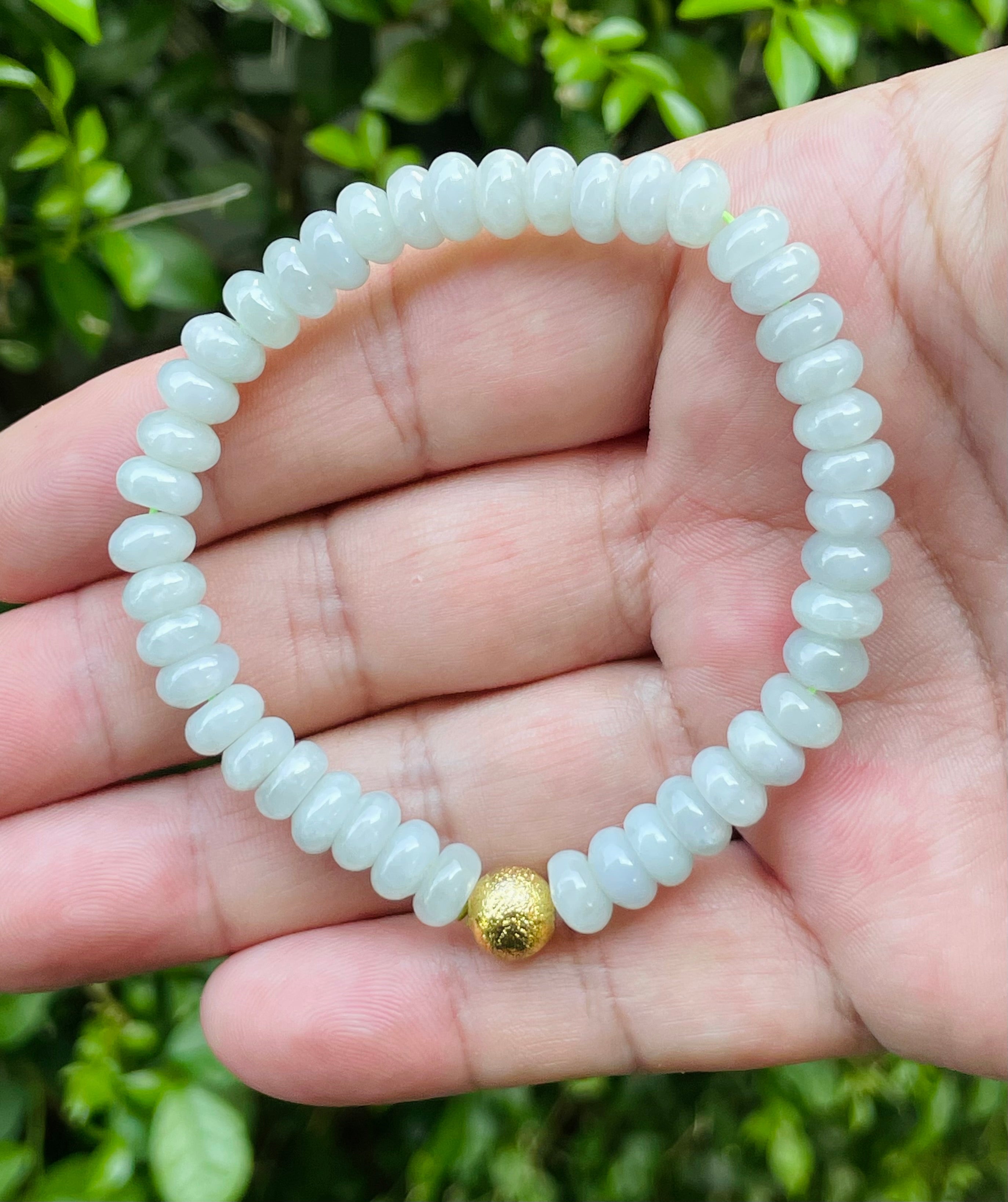 Natural Grade A Burmese Jadeite Jade Beaded Bracelet – Icy Apple Green with Gold Accent – 7.5mm – JBB169