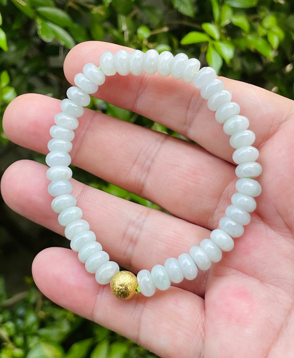 Natural Grade A Burmese Jadeite Jade Beaded Bracelet – Icy Apple Green with Gold Accent – 7.5mm – JBB169