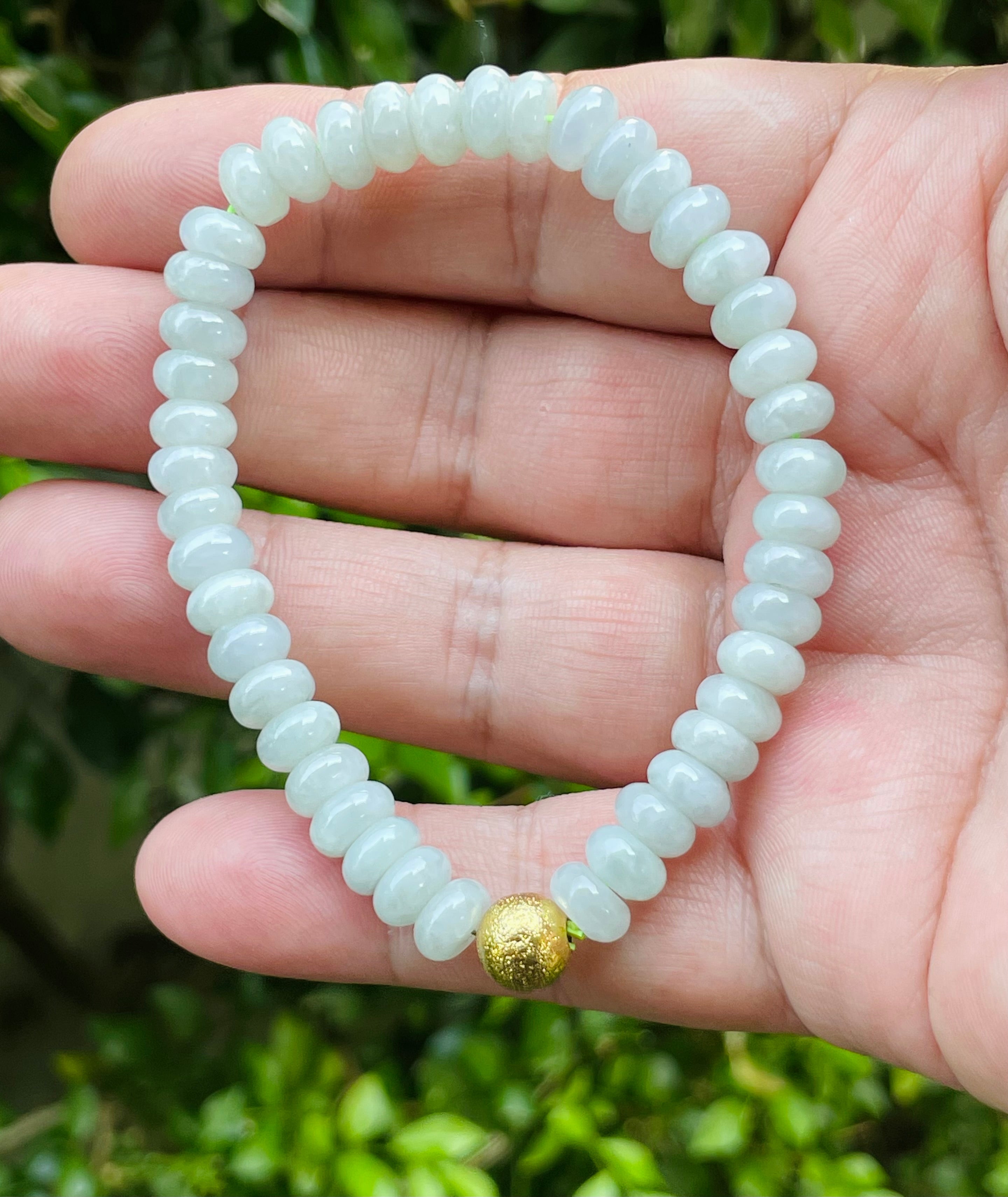 Natural Grade A Burmese Jadeite Jade Beaded Bracelet – Icy Apple Green with Gold Accent – 7.5mm – JBB169