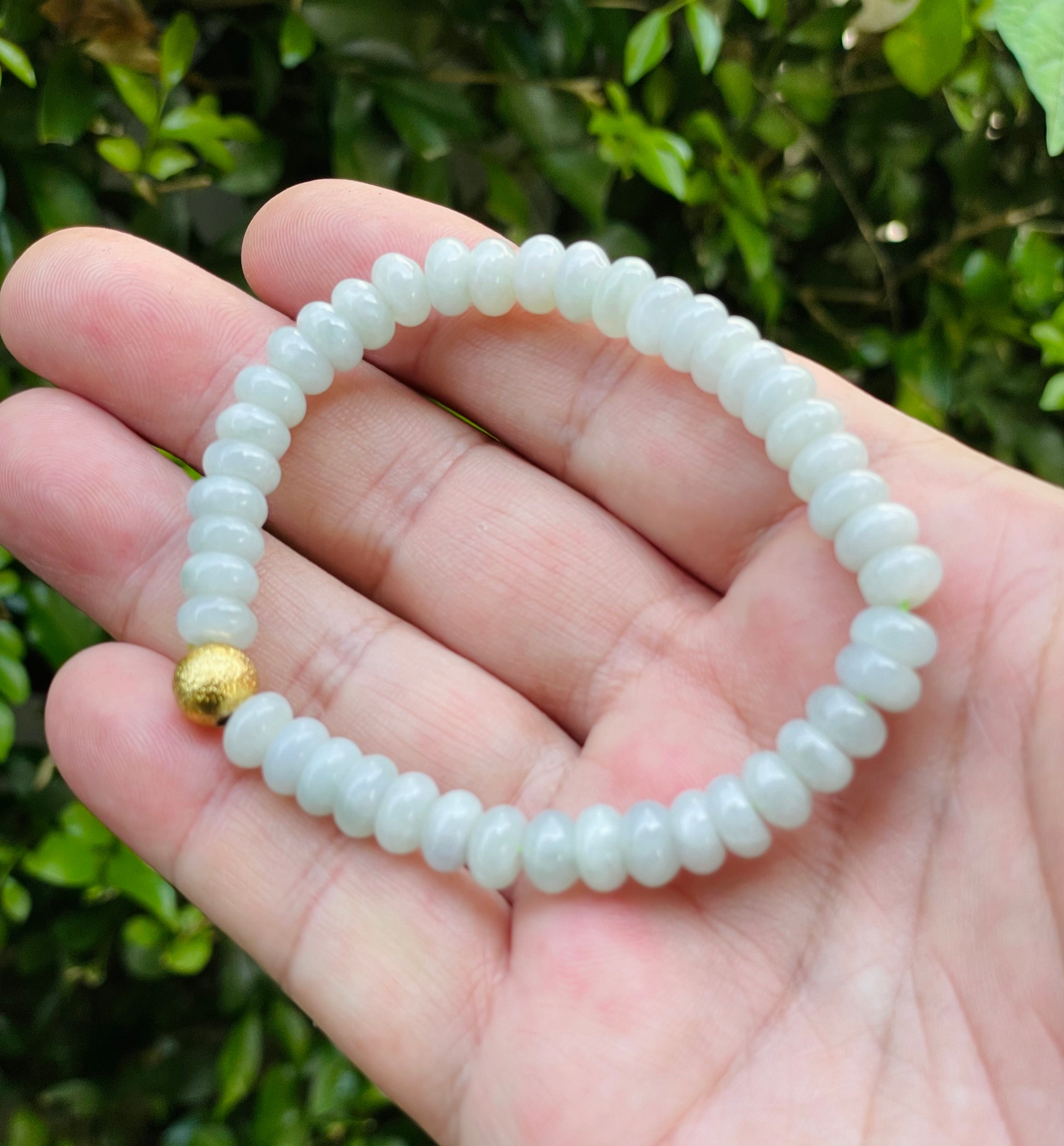 Natural Grade A Burmese Jadeite Jade Beaded Bracelet – Icy Apple Green with Gold Accent – 7.5mm – JBB169