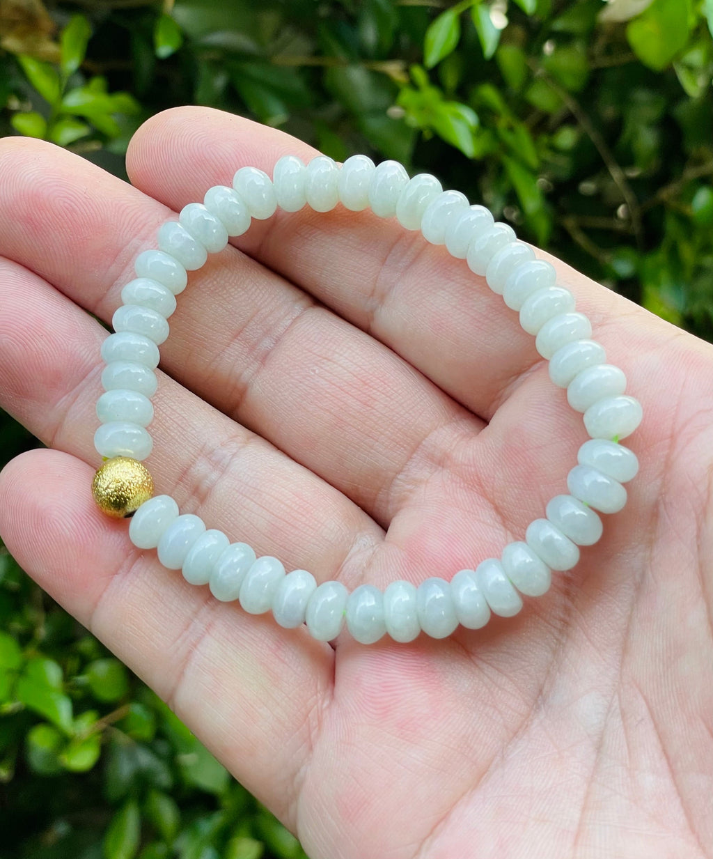 Natural Grade A Burmese Jadeite Jade Beaded Bracelet – Icy Apple Green with Gold Accent – 7.5mm – JBB169