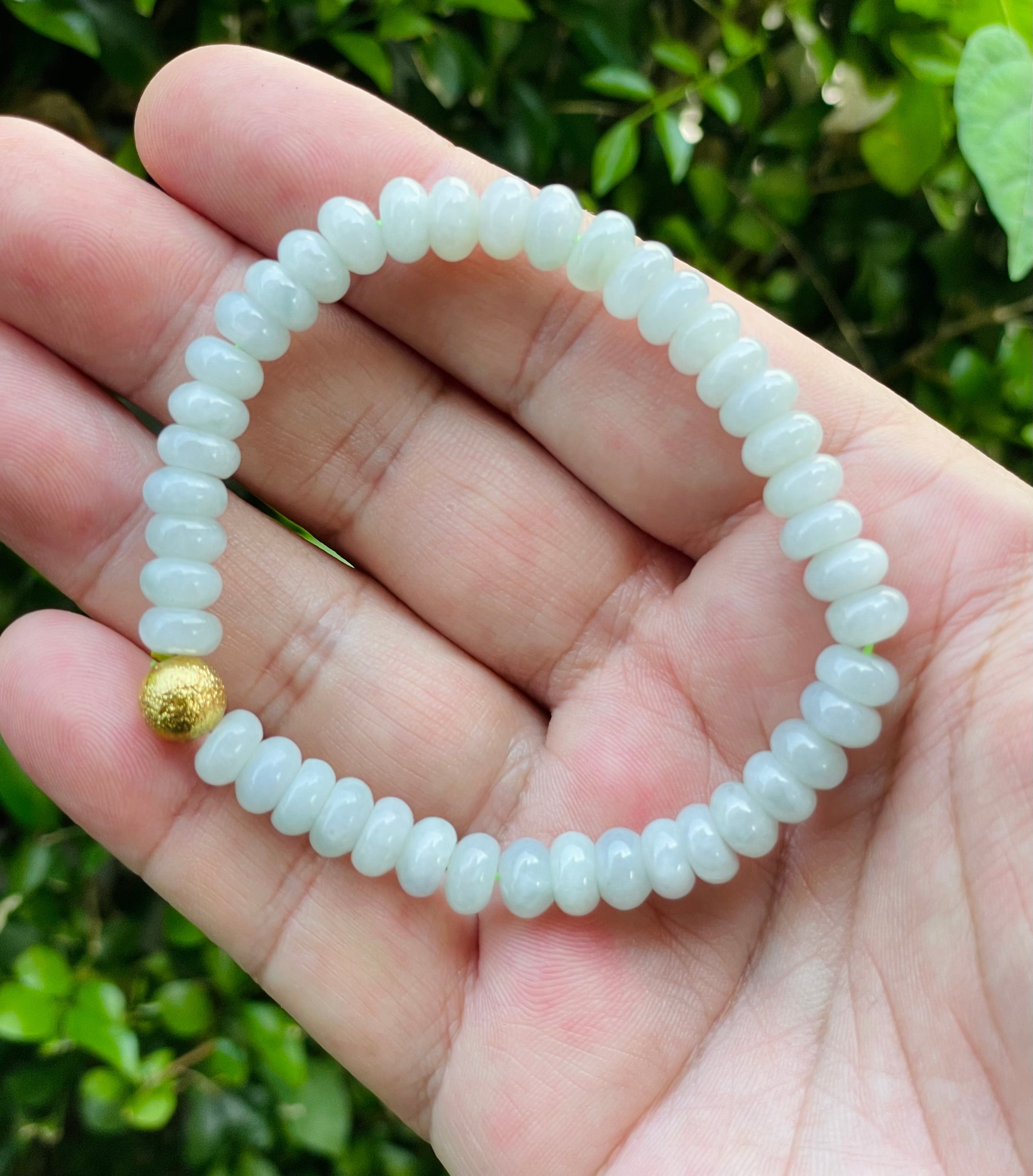 Natural Grade A Burmese Jadeite Jade Beaded Bracelet – Icy Apple Green with Gold Accent – 7.5mm – JBB169