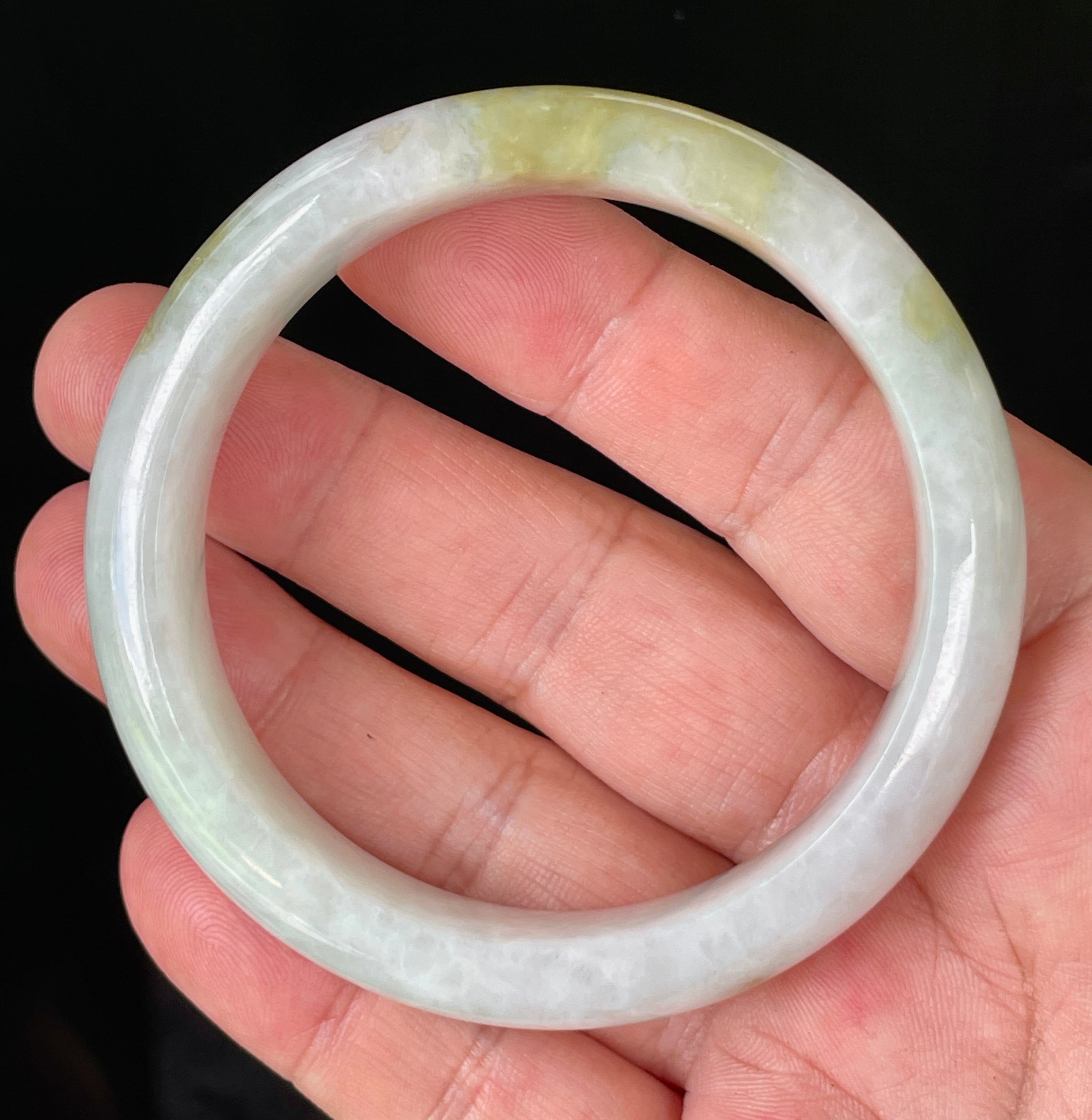 Natural Grade A Certified Burmese Jadeite Jade Bangle – Icy Cloudy Grayish Milky White with Apple Green Hues – 58.4mm – JB851