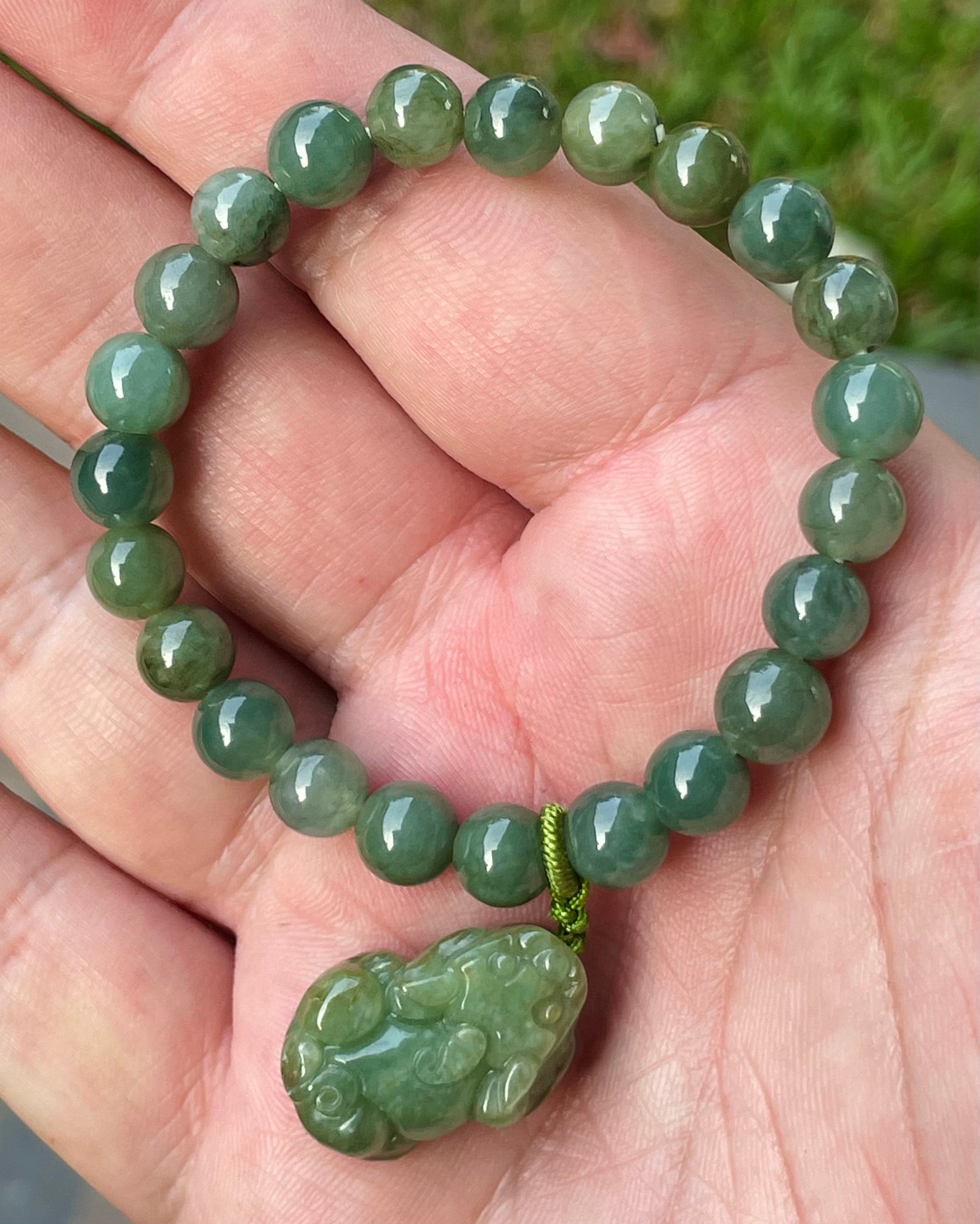 Natural Grade A Burmese Jadeite Jade Beaded Bracelet – Deep Apple Green – Hand-Carved Pixiu Pendant – 7mm – JBB178